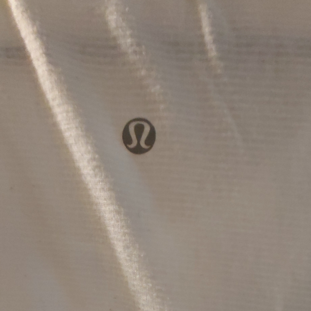 Lululemon tee - Picture 2 of 3